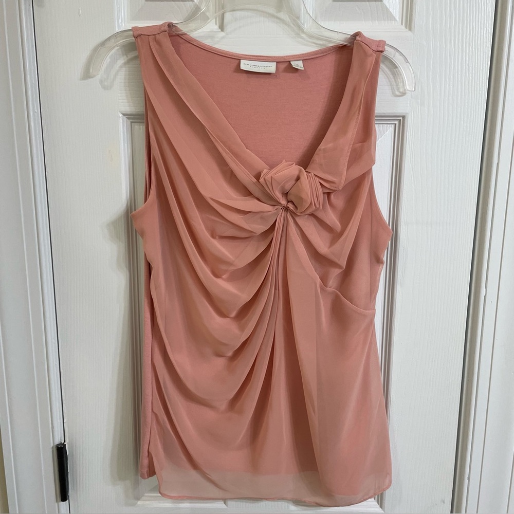 New York & Company Coral Chiffon Sleeveless Blouse Knotted Flower Women’s Size M